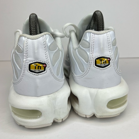 Nike Air Max Plus Womens Triple White 2021 DM2362-100 Sz 7.5M No Box Excellent - Picture 2 of 14